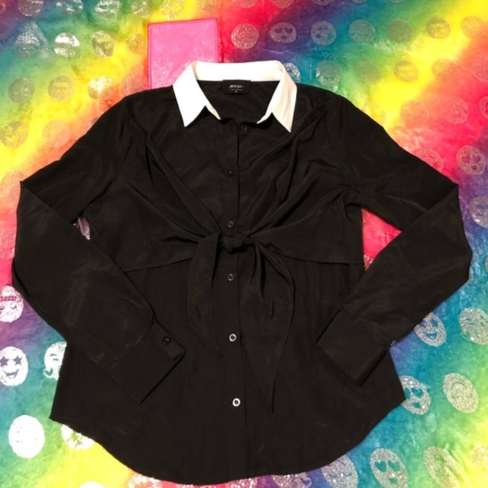 BLACK TUXEDO BLOUSE W WHITE COLLAR S